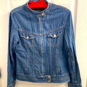 Retro Eddie Bauer denim jean jacket! Great cut size S with Pockets